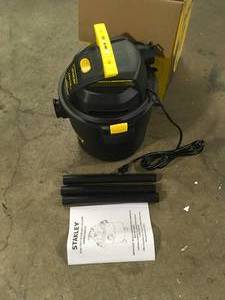 Stanley  5 Gal. 4 HP WetDry Vac Customer Returns See Pictures