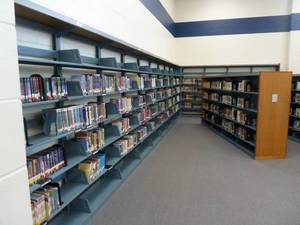 lot 20 image: Library Book Shelf Corner Unit