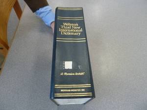 lot 32 image: Library Webster Dictionary