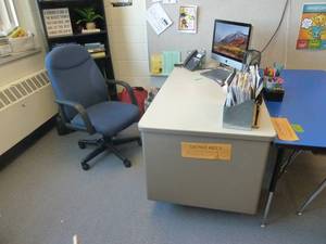 lot 51 image: Room 138 Teachers Desk