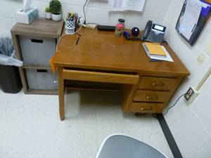 lot 113 image: Room 176 Teachers Desk Oak