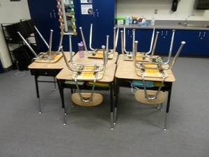 lot 131 image: Room 174 Student Desks x 5