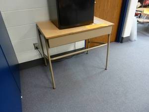 lot 161 image: Room 187 Steel Desk