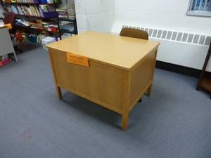 lot 165 image: Room 186 Oak Desk 48