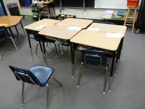 lot 175 image: Room 185 Student Desks x 5