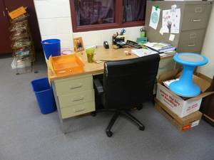 lot 193 image: Room 184 Teachers Desk