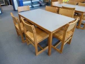 lot 11 image: Library Table Oak 6 Chairs