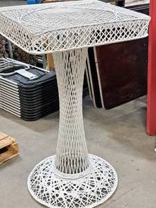 41 Wicker Book Stand