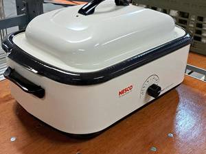 Nesco 18-Quart 120V Roaster Oven