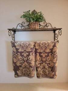 Contemporary rattan Linen Room D�cor