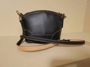 Dooney & Bourke Black Cross Body Handbag
