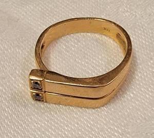Gentlemans 14K Yellow Gold Ring with Double Diamond Accents  6 grams