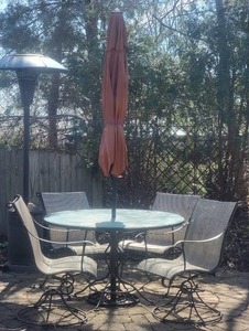 Relaxing Outdoor Patio Dining Set