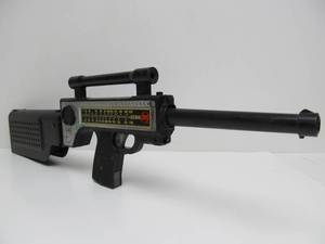 lot 12 image: Vintage 1964 Mattel AGENT ZERO Radio Rifle