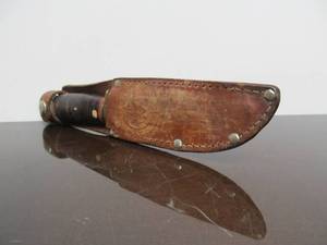 lot 31 image: Old Vintage MARBLES Fixed Blade Boy Scout Knife