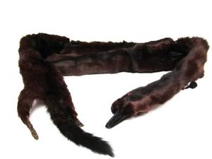 lot 50 image: Vintage Genuine Mink Stole