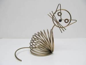 lot 67 image: Vintage Mid Century Brass Wire Cat Letter Holder