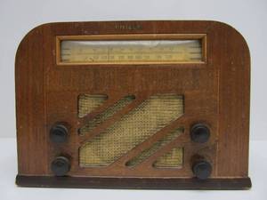 lot 130 image: Vintage Circa 1940 Deco PHILCO Table Top Radio
