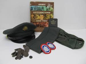 lot 133 image: Estate Lot of Old Military Items