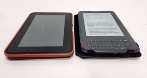 lot 189 image: 2 Working Amazon Kindle Tablets wChargers
