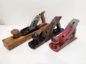 lot 94 image: Nice Group of 3 Vintage Woodworking Planes