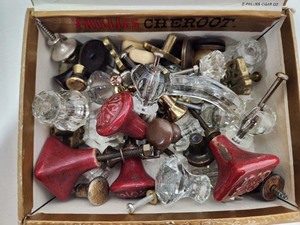 lot 90 image: Lot of Vintage Drawer & Cabinet Pulls Hardware etc