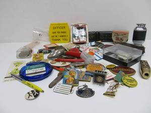 lot 167 image: Great Lot of Vintage Small Collectibles