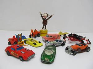 lot 171 image: Large Lot of Assorted Vintage etc Diecast Cars etc