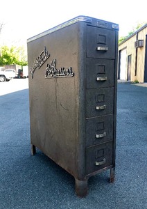 lot 5 image: Awesome Vintage Industrial Greeting Card 5-Drawer Store Display File Cabinet