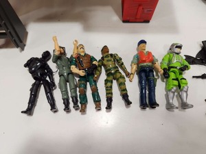 lot 233 image: Vintage 80s GI JOE Tactical Battle Platform wFigures & Accessories