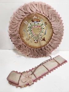 lot 236 image: Wonderful Group of LARGE Fance Victorian Valentines