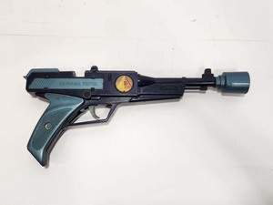 lot 275 image: Vintae 1960s Remco Monkey Division Toy Weapons 