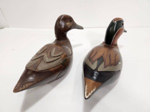 lot 268 image: 2 Vintage Carved Wooden Duck Decoys