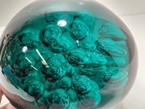 lot 317 image: LARGE Dark Green Art Glass Paperweight