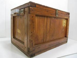lot 339 image: Vintage Military Grenade Launcher Lidded Wood Crate wHandles