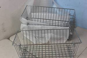 lot 67 image: 4 Hanging Wire Baskets, 5 Deep