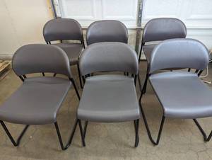lot 25 image: 6 Stackable Chairs - See Pictures