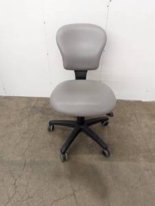 lot 37 image: Office Chair - See Pictures