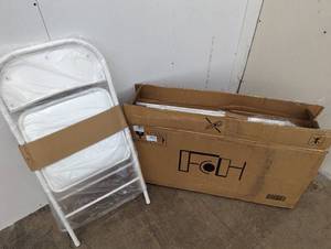 lot 38 image: RETURN - 4 X White Folding Chair wCusion - Factory Wrapped