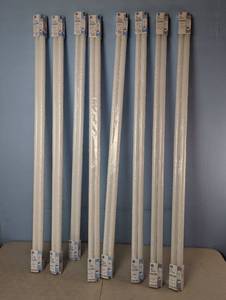 lot 205 image: 16 X 48 Light Bulbs - See Pictures