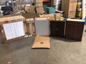 Lot of Kitchen Cabinets Customer Returns See Pictures