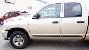 lot 1 image: 2004 Dodge Ram 1500 4x4
