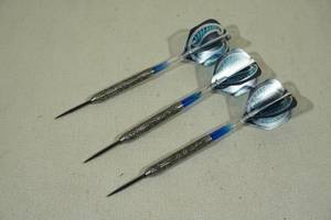 lot 204 image: Shot Warrior Tipu 23 Gram Steel Tip Darts