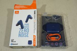 lot 7 image: JBL Tune 230NC TWS True Wireless Noise Cancelling Earbuds