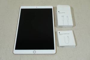 lot 9 image: iPad Air 3rd Gen 64 GB Rose Gold