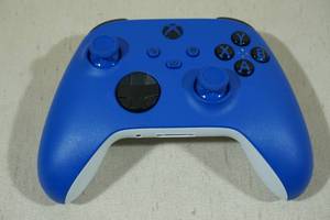 lot 20 image: Xbox Wireless Controller Blue
