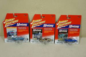 lot 37 image: 3 Johnny Lightning Die Cast Cars - Mustang Illustrated