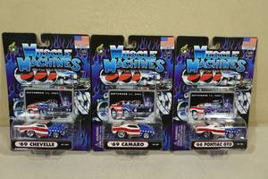 lot 42 image: 3 Muscle Machines Die Cast Cars - 911 - Chevelle, Camaro, GTO