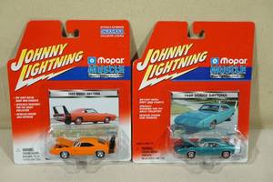 lot 49 image: 2 Johnny Lightning Die Cast Cars Mopar Muscle - Daytonas