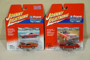 lot 60 image: 2 Johnny Lightning Die Cast Mopar Muscle - Road Runner, Satellite